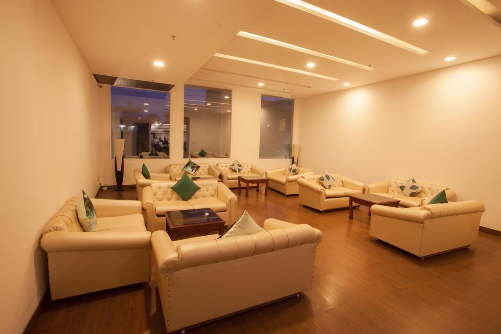 เวลเว็ต คลาร์คส เอ็กซอติคา ซิรัคปูร์ โฮเต็ล Hotel Zirakpur ภายนอก รูปภาพ